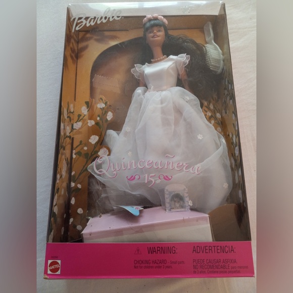 SALE🥳(Rare) 2000 Barbie Quinceañera 15 doll - Brunette